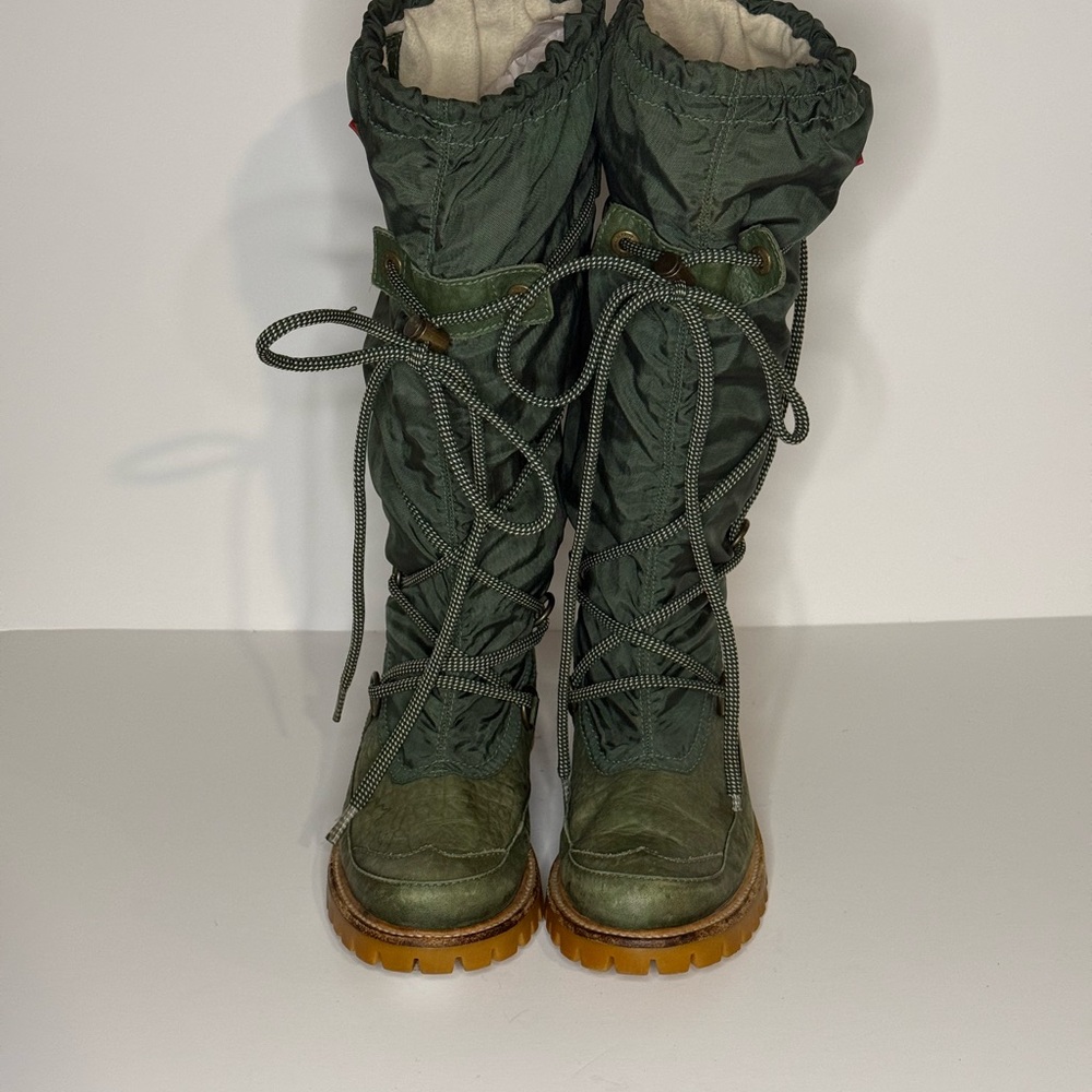 Hunter Amazonia Boots for Women in Green Size 6 Waterproof